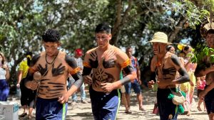 Alunos do Cesmac Agreste celebram mês dos povos indígenas com visita à Aldeia Karapotó Terra Nova (2)