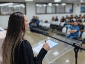 Case de sucesso, Jéssica Lourenço retorna ao Cesmac do Agreste com palestra aos estudantes do Curso de Direito