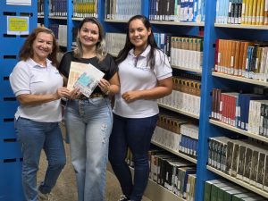 Biblioteca do Cesmac do Agreste recebe duas obras das psicanalista Andrea Brunetto