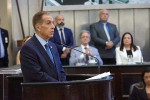 Sessao solene - Comenda Tavares Bastos - Desembragador Orlando Rocha -5