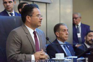 Sessao solene - Comenda Tavares Bastos - Desembragador Orlando Rocha -5