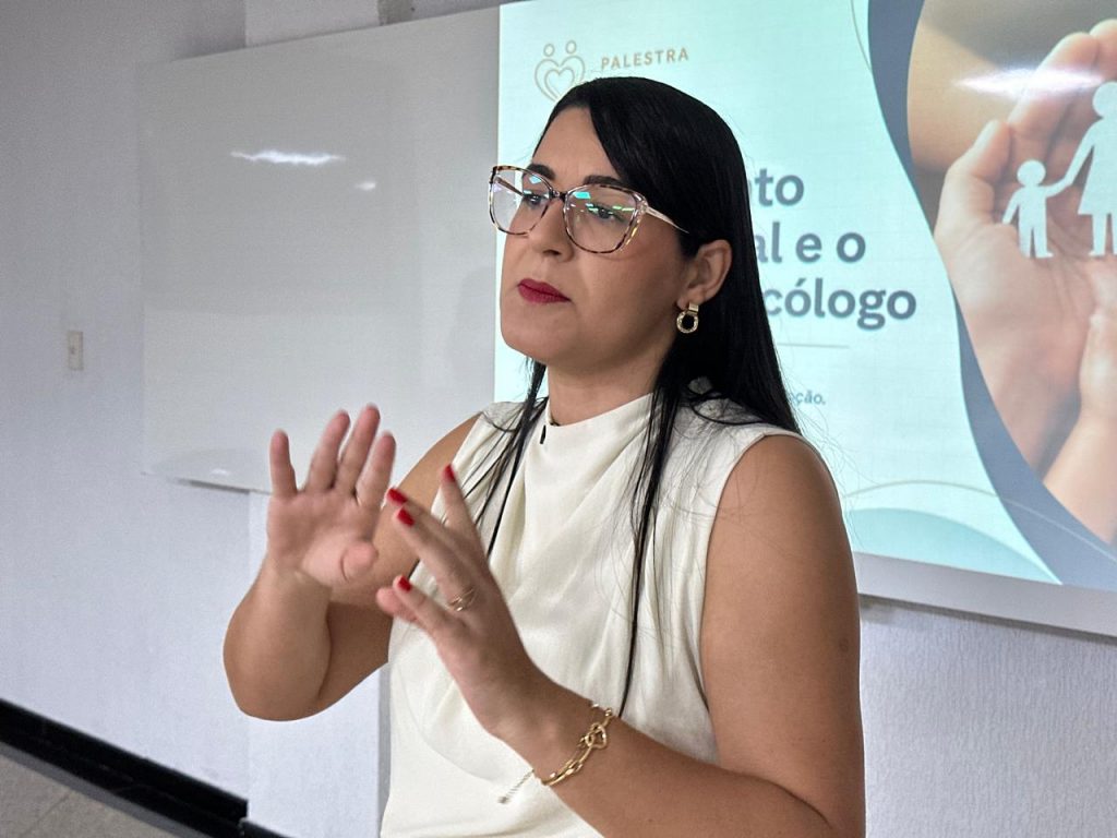 Debate sobre adoção e acolhimento institucional marca encontro no Cesmac do Agreste