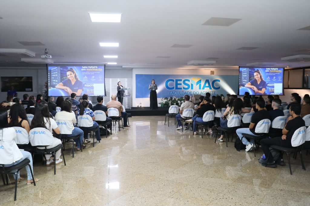 Calouros são acolhidos em noite de boas-vindas na Faculdade Cesmac do Agreste
