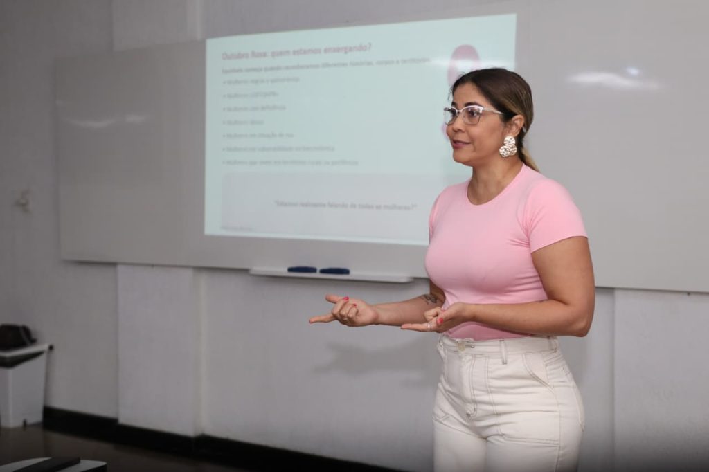 Cesmac do Agreste promove reflexão sobre câncer de mama, saúde mental e cuidado